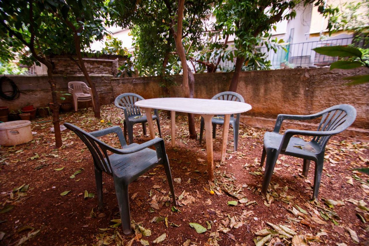 Birbili Youth Guest House Athena Bagian luar foto